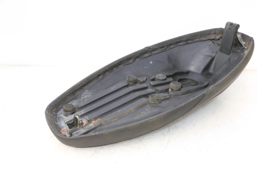 photo de SELLE MBK STUNT NAKED 50 (2004 - 2018) - Gros plan technique