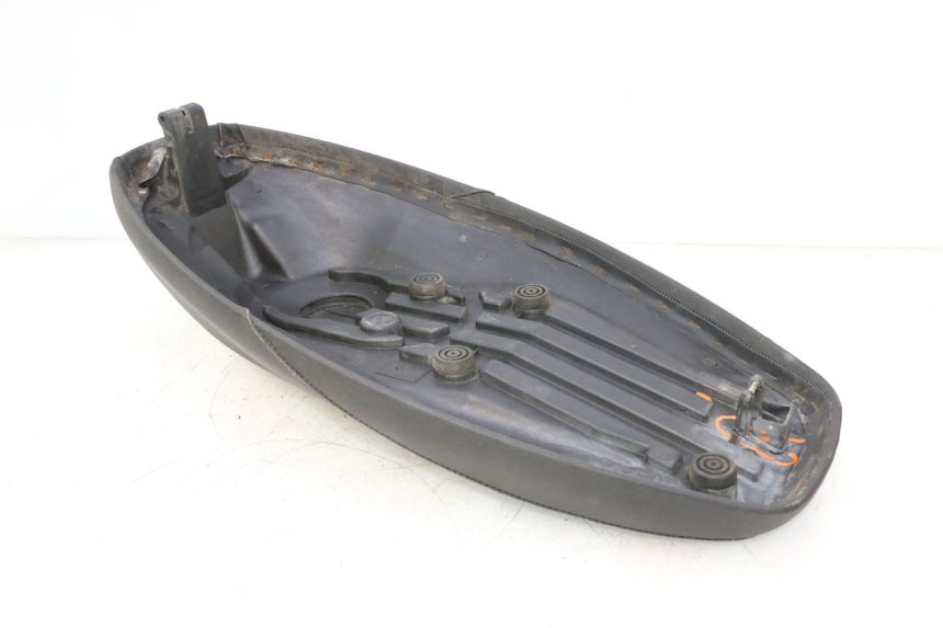photo de SELLE MBK STUNT NAKED 50 (2004 - 2018) - État de surface