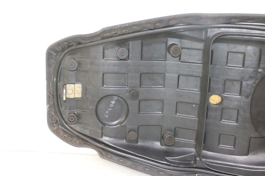 photo de SELLE KYMCO SUPER 8 2T 50 (2007 - 2013) - Vue rapprochée