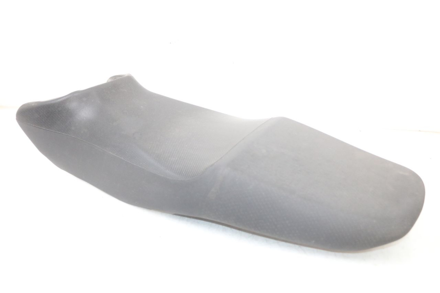 photo de SELLE SUZUKI GS F 500 (2004 - 2007)