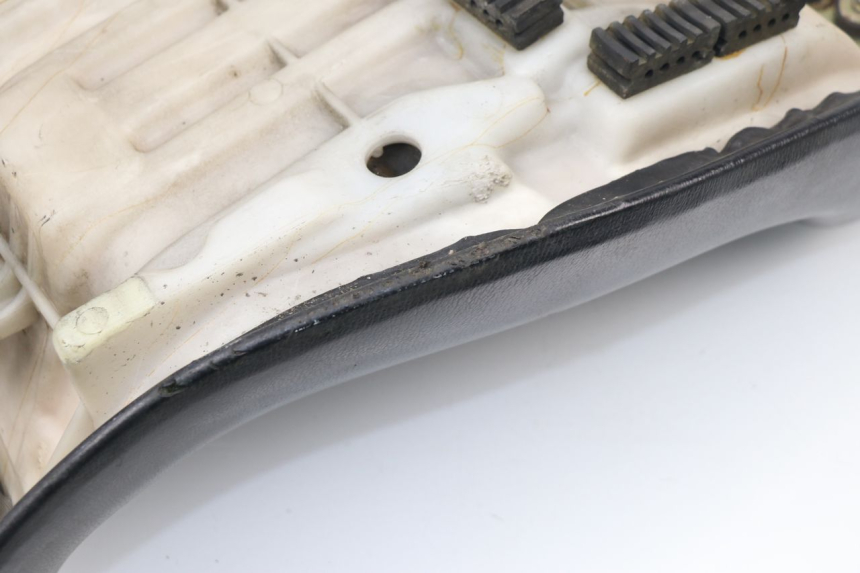 photo de SELLE SUZUKI GSX F GSXF 750 (1988 - 1998) - Détail de la pièce