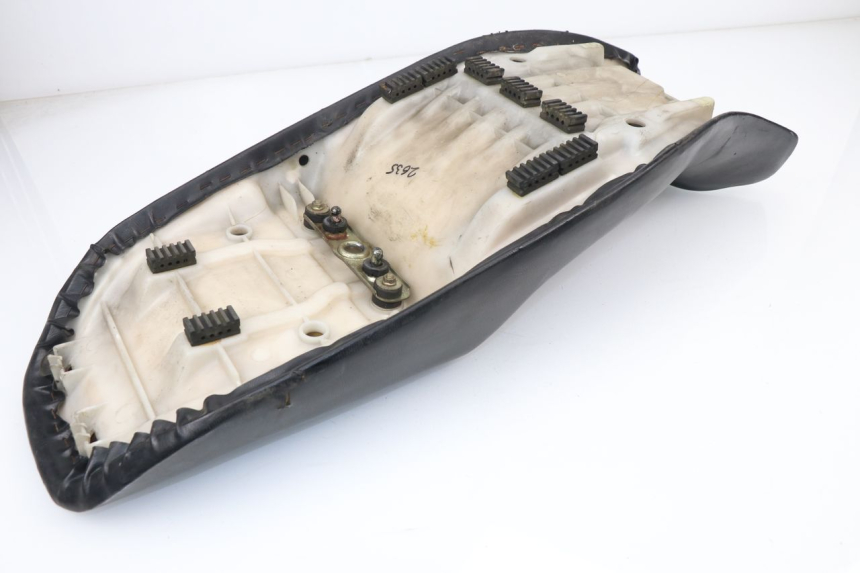 photo de SELLE SUZUKI GSX F GSXF 750 (1988 - 1998) - Vue rapprochée