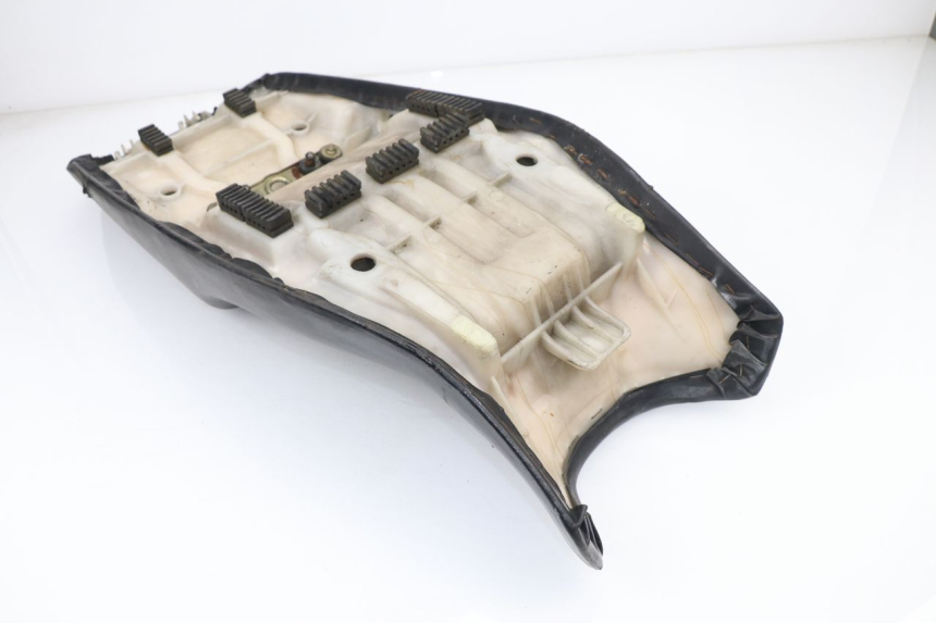 photo de SELLE SUZUKI GSX F GSXF 750 (1988 - 1998) - Inspection visuelle