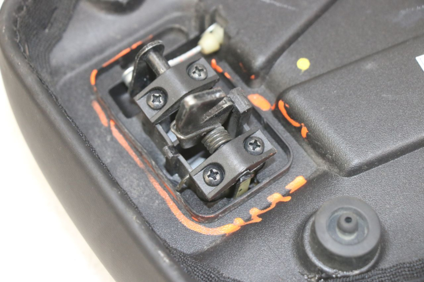 photo de SELLE APRILIA SXR 50 (2021 - 2023)