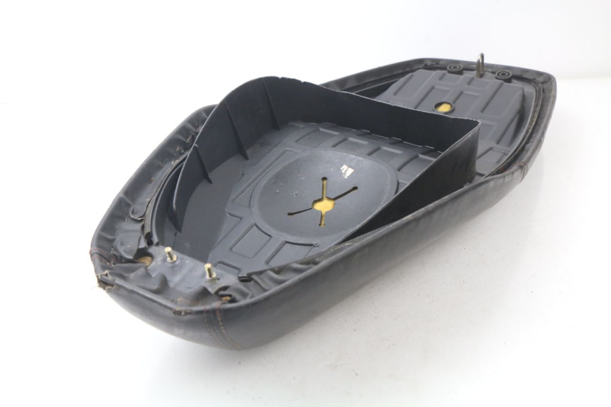 photo de SELLE SYM SYMPHONY 50 (2009 - 2015) - Marquages et références