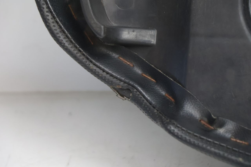photo de SELLE PEUGEOT TREKKER TKR 50 (2005 - 2014) - Vue produit