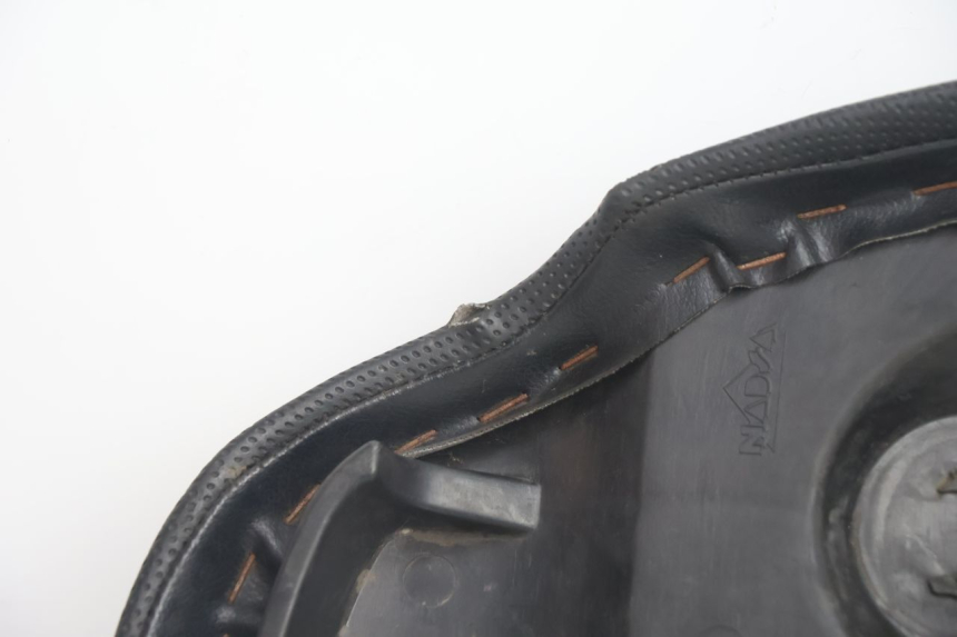photo de SELLE PEUGEOT TREKKER TKR 50 (2005 - 2014) - Détails caractéristiques