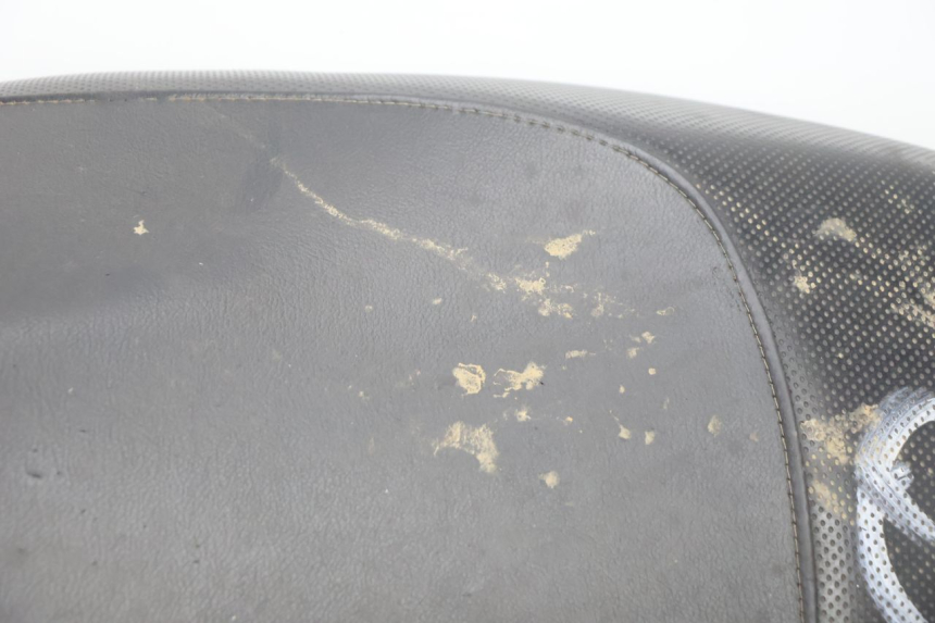 photo de SELLE PEUGEOT TREKKER TKR 50 (2005 - 2014) - Autre angle de vue