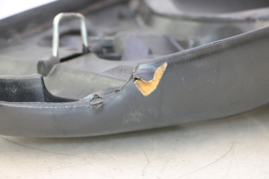 photo de SELLE PEUGEOT TREKKER 50 (1995 - 2004) - Vue rapprochée