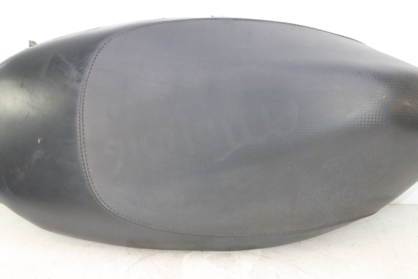 photo de SELLE PEUGEOT TREKKER 50 (1995 - 2004) - Zoom qualité