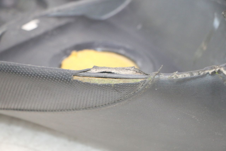 photo de SELLE PEUGEOT TREKKER 50 (1995 - 2004) - Inspection visuelle
