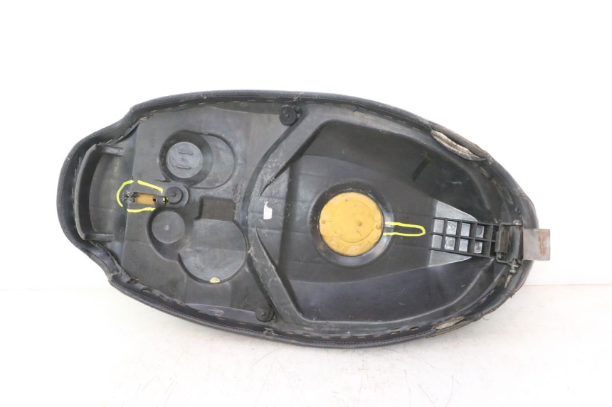 photo de SELLE PEUGEOT TREKKER 50 (1995 - 2004) - Vue principale