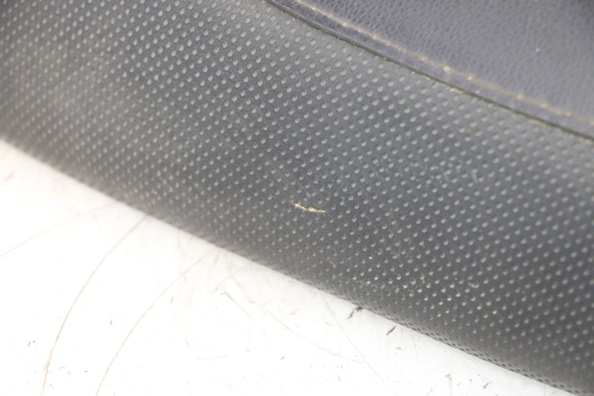photo de SELLE PEUGEOT TREKKER 50 (1995 - 2004) - État de surface