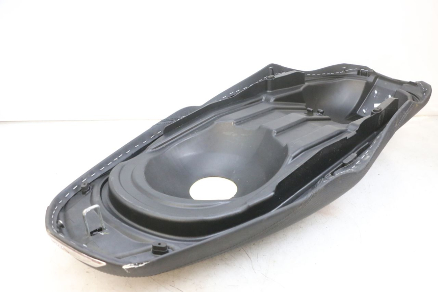 photo de SELLE YAMAHA TRICITY 300 (2020 - 2024) - Marquages et références