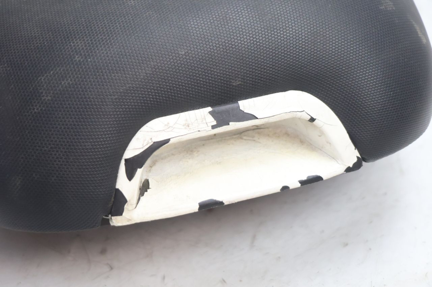 photo de SELLE PIAGGIO TYPHOON 50 (2000 - 2009) - Points de fixation