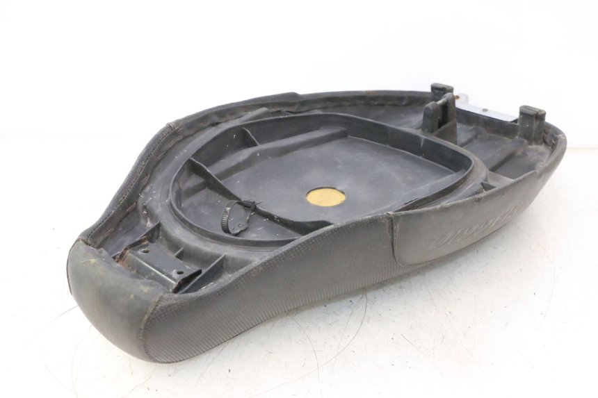 photo de SELLE PIAGGIO TYPHOON 50 (1993 - 1999) - Inspection visuelle