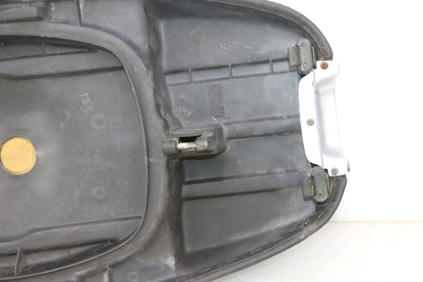 photo de SELLE PIAGGIO TYPHOON 50 (1993 - 1999) - Angle alternatif