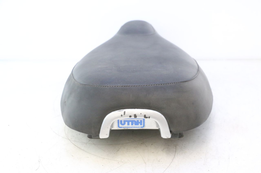 photo de SELLE PIAGGIO TYPHOON 50 (1993 - 1999) - Points de fixation