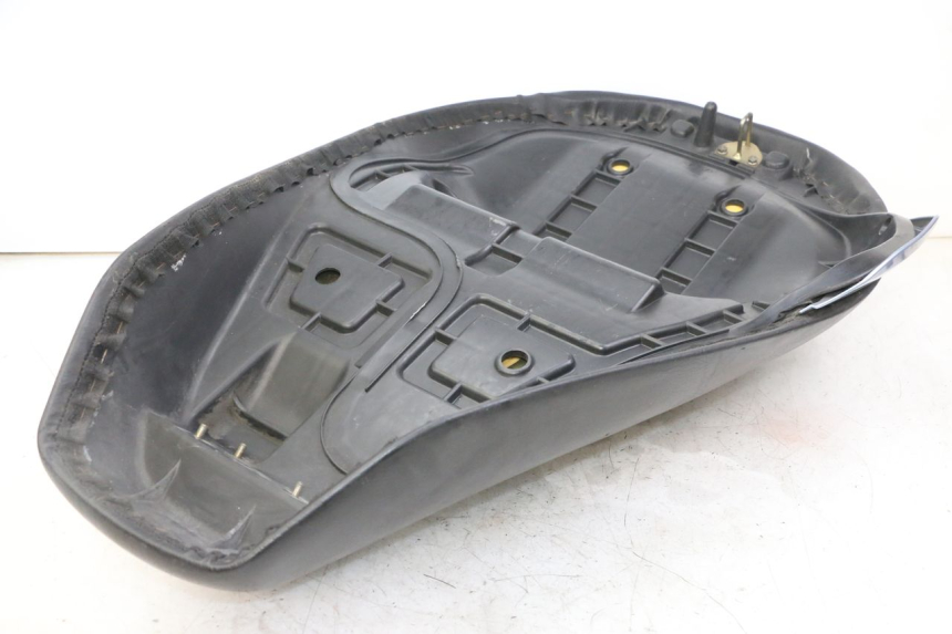 photo de SELLE SUZUKI UH BURGMAN 125 (2002 - 2006)