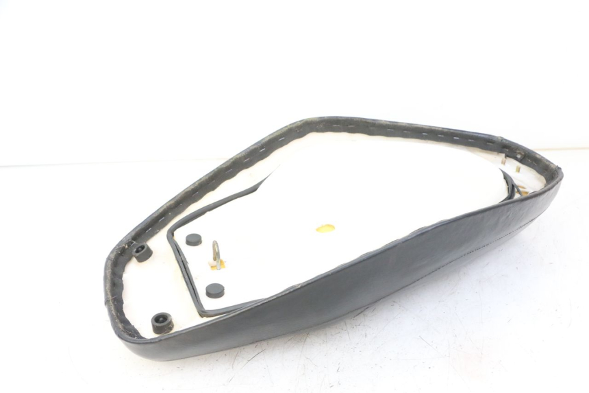 photo de SELLE UNIVERSAL BIKE ZN50QT-11B 50 (2018 - 2021)