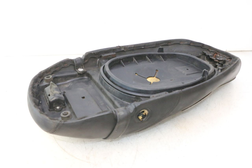 photo de SELLE PIAGGIO VESPA S 2T 50 (2007 - 2014) - État de surface