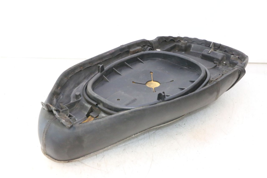 photo de SELLE PIAGGIO VESPA S 2T 50 (2007 - 2014) - Marquages et références