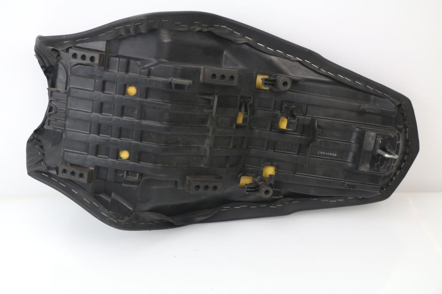 photo de SELLE HONDA VFR F 1200 (2010 - 2015) - Points de fixation