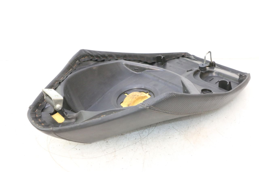 photo de SELLE PEUGEOT VIVACITY 50 (1998 - 2003) - État de surface