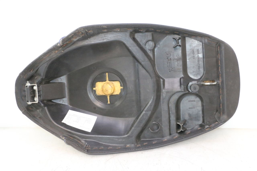 photo de SELLE PEUGEOT VIVACITY 50 (1998 - 2003) - État de surface