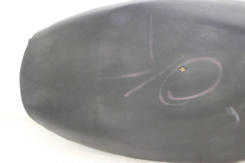 photo de SELLE PEUGEOT VIVACITY 50 (2004 - 2009) - Zoom qualité