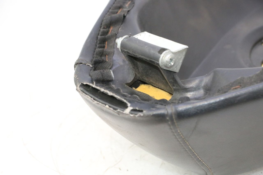 photo de SELLE PEUGEOT VIVACITY 50 (2004 - 2009) - Vue d’ensemble