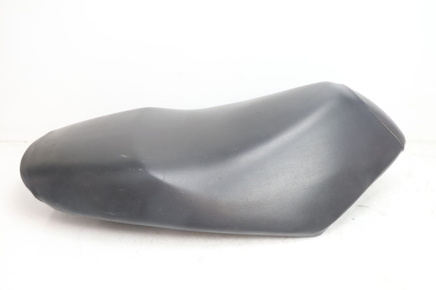 photo de SELLE PEUGEOT VIVACITY 50 (2004 - 2009) - Points de fixation