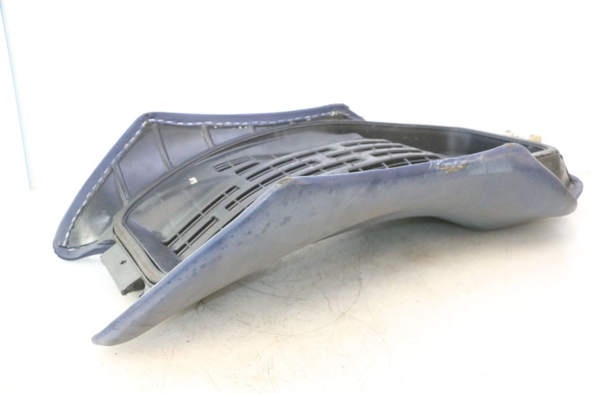 photo de SELLE YAMAHA WAVE RUNNER GP R 1200 (2000 - 2003) - Détail de la pièce