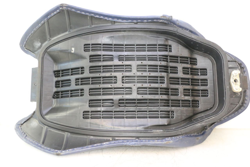photo de SELLE YAMAHA WAVE RUNNER GP R 1200 (2000 - 2003) - Détail de la pièce