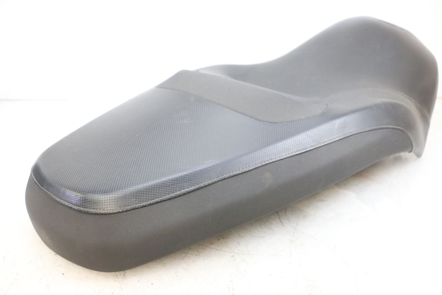 photo de SELLE YAMAHA XMAX X-MAX 125 (2006 - 2009) - Détails caractéristiques