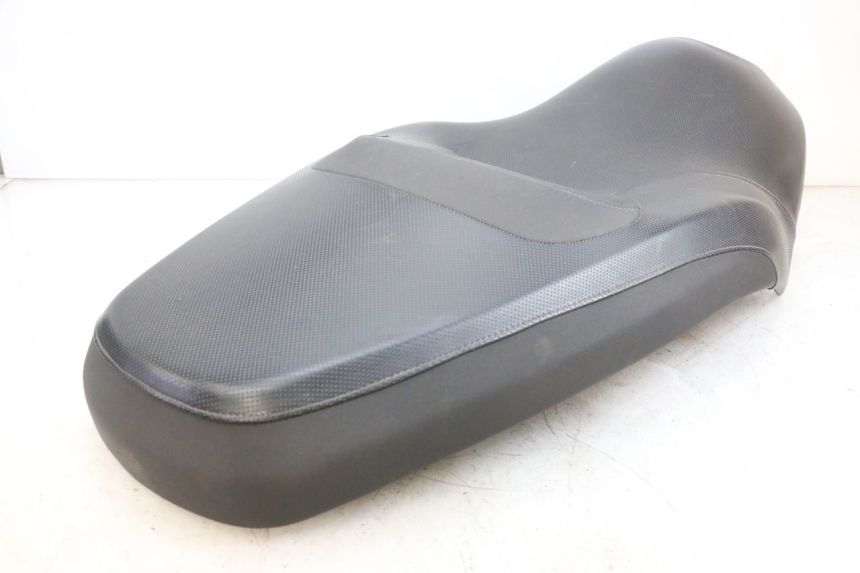 photo de SELLE YAMAHA XMAX X-MAX 125 (2006 - 2009) - Points de fixation