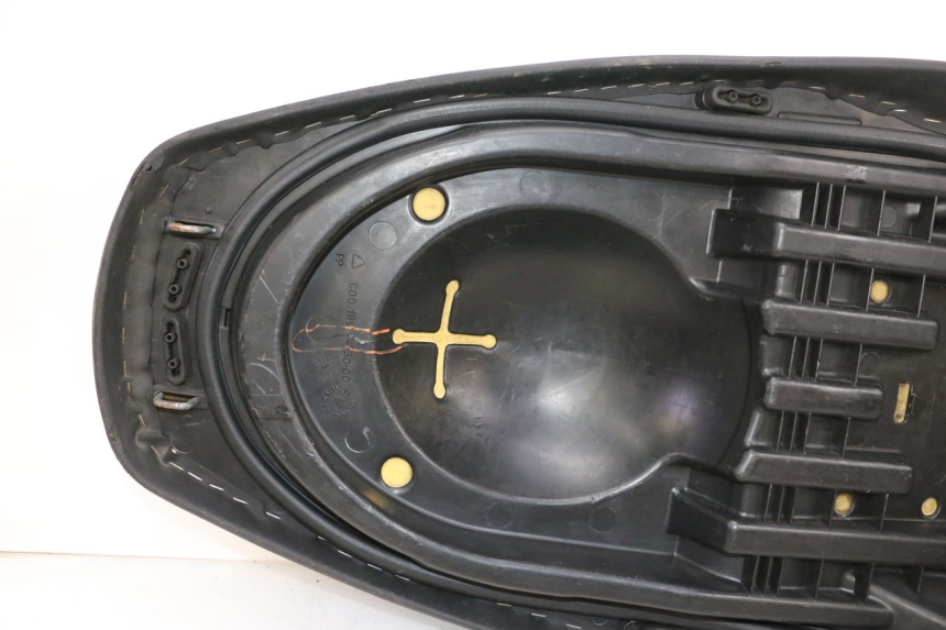 photo de SELLE YAMAHA XMAX X-MAX 125 (2006 - 2009) - État de surface