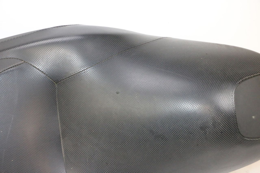 photo de SELLE YAMAHA XMAX X-MAX 125 (2006 - 2009) - Marquages et références