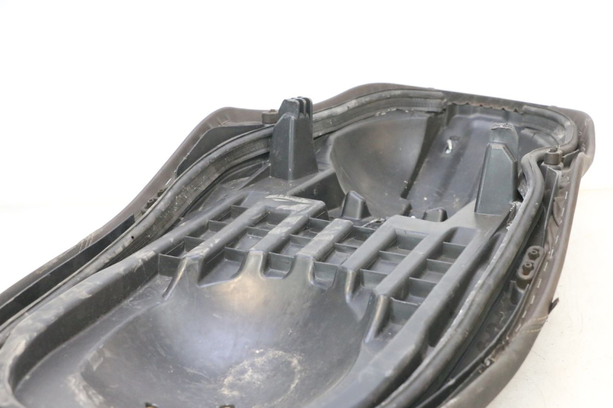 photo de SELLE YAMAHA X-MAX XMAX 125 (2010 - 2013) - Gros plan technique