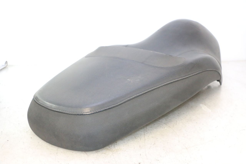 photo de SELLE YAMAHA XMAX X-MAX 125 (2006 - 2009) - Inspection visuelle