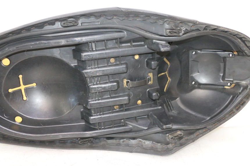 photo de SELLE YAMAHA XMAX X-MAX 125 (2006 - 2009) - État de surface