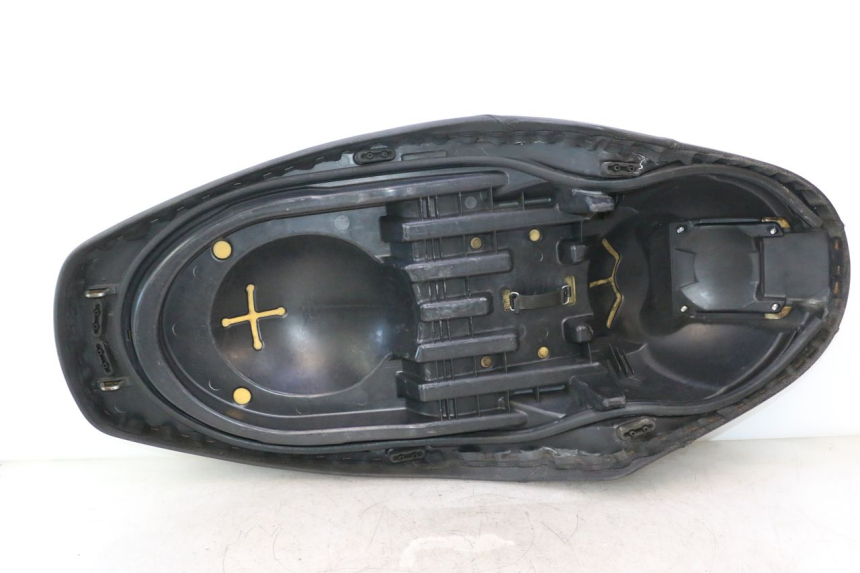 photo de SELLE YAMAHA XMAX X-MAX 125 (2006 - 2009) - Marquages et références