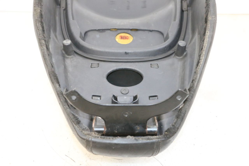 photo de SELLE PIAGGIO X8 125 (2004 - 2007) - Marquages et références