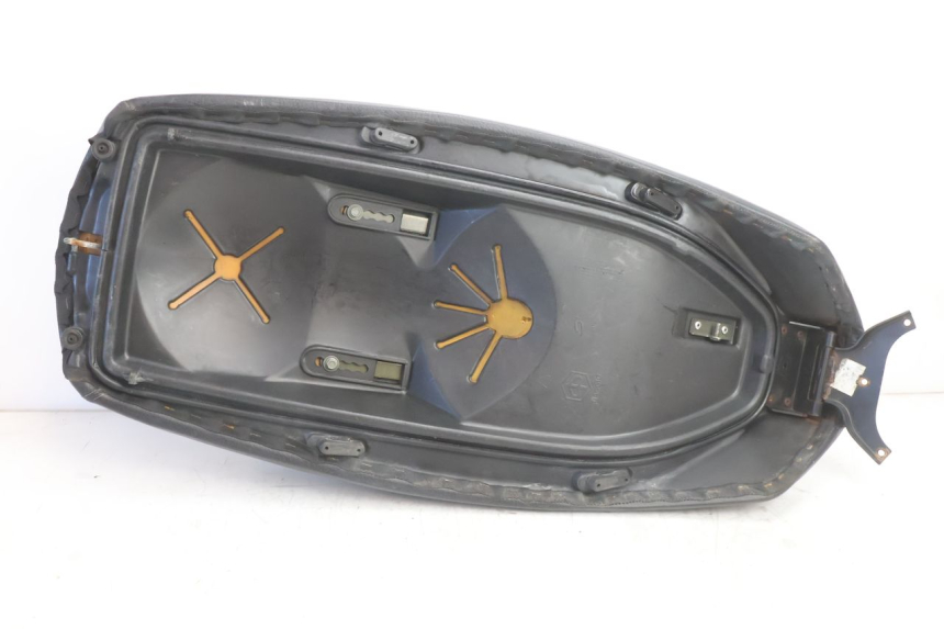 photo de SELLE PIAGGIO X9 AMALFI 180 (2000 - 2003) - Vue rapprochée