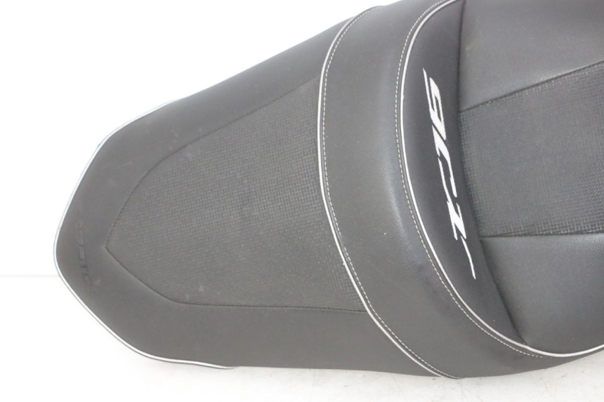 photo de SELLE YAMAHA XJ6 ABS 600 (2008 - 2016)