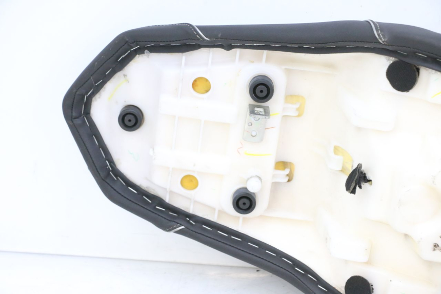 photo de SELLE YAMAHA XJ6 ABS 600 (2008 - 2016)