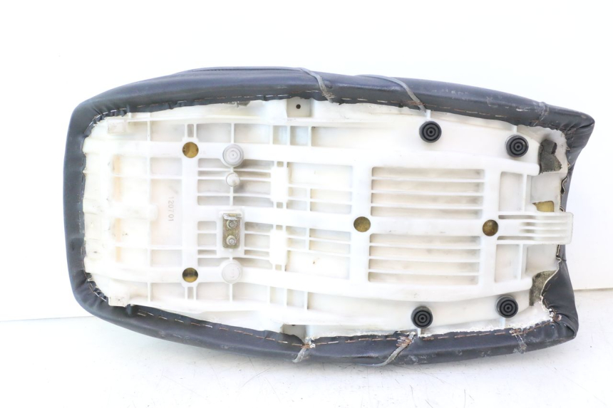 photo de SELLE YAMAHA XJR 1300 (1998 - 2002) - Inspection visuelle