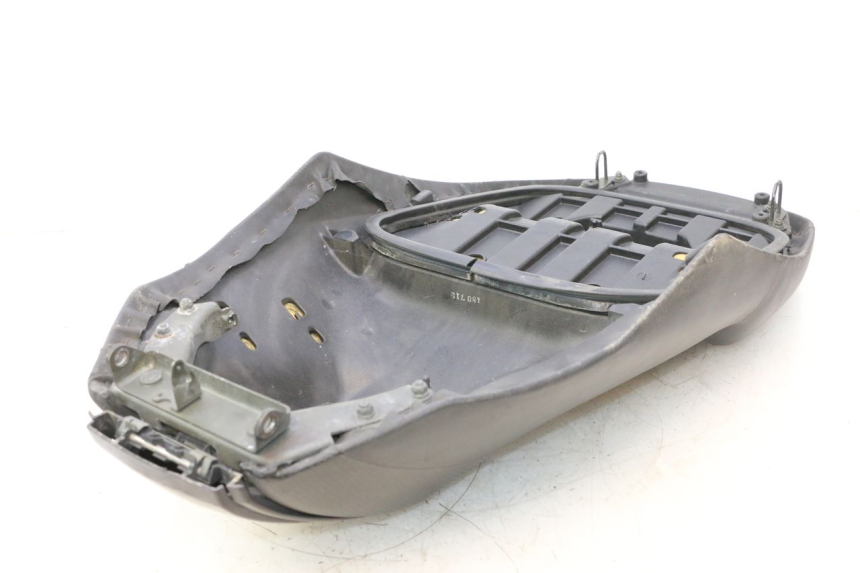 photo de SELLE YAMAHA XP T-MAX ABS 500 (2005 - 2005) - Gros plan technique
