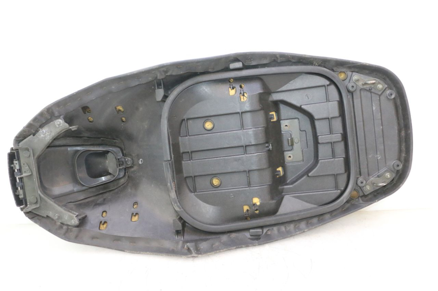 photo de SELLE YAMAHA XP T-MAX ABS 500 (2005 - 2005) - Vue d’ensemble
