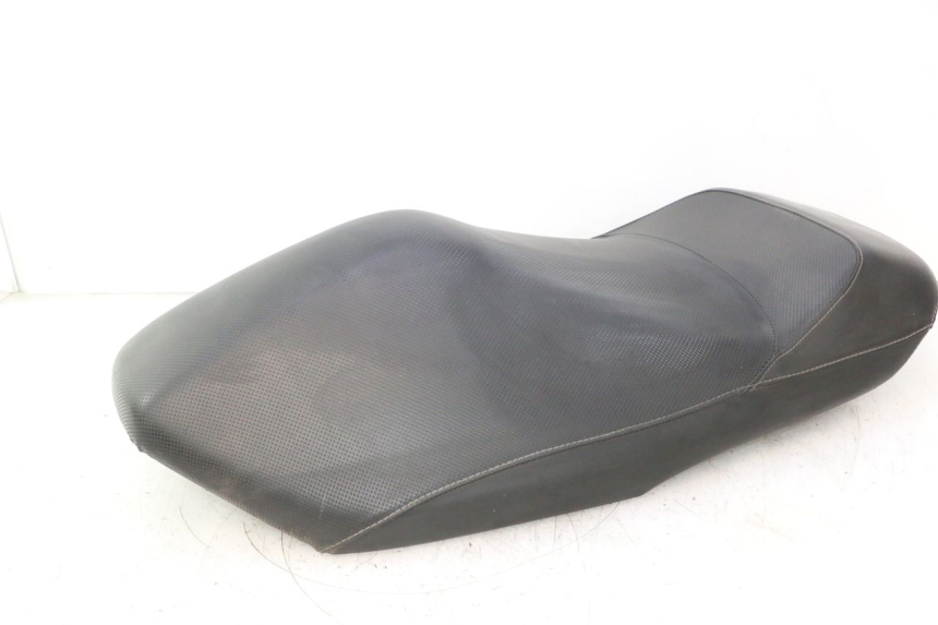 photo de SELLE YAMAHA YP MAJESTY 125 (2002 - 2006) - État de surface